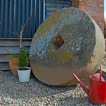The Mill At Rose Villa Farm Hereford Exterior photo